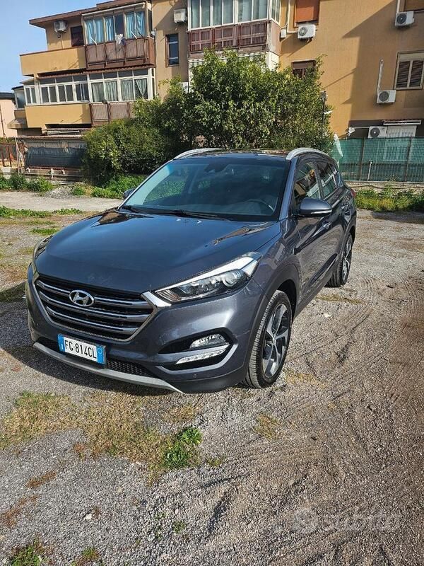 Grigio Usata 2016 Hyundai Tucson SUV | 15.000 € (Cara) - Immagine 1/4