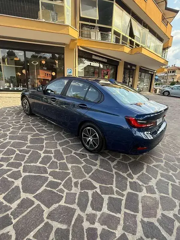 Usata BMW 316 122 CV (89 kW) 2022 Blu/azzurro Berlina