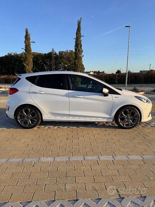 Usata Ford Fiesta ST-Line 100 CV (73 kW) 2019 Bianco Berlina