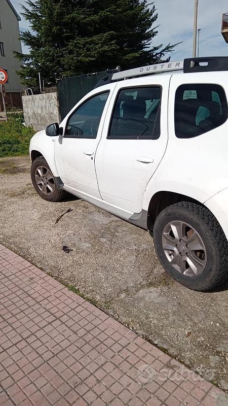 Usata Dacia Duster 110 CV (80 kW) 2014 Bianco SUV