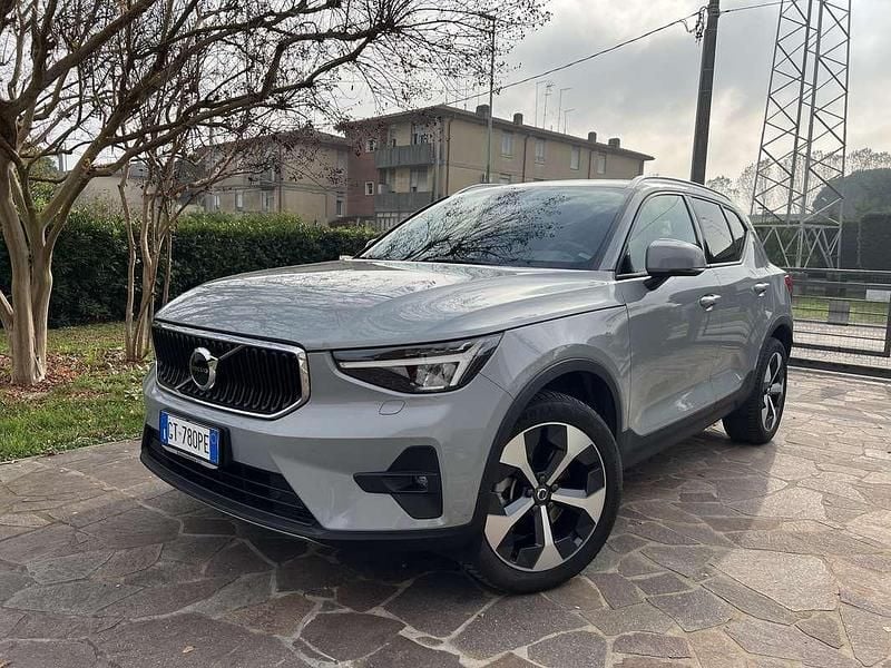 Usata 2024 Volvo XC40 Plus SUV | 30.900 € (Ottimo prezzo) - Immagine 1/4