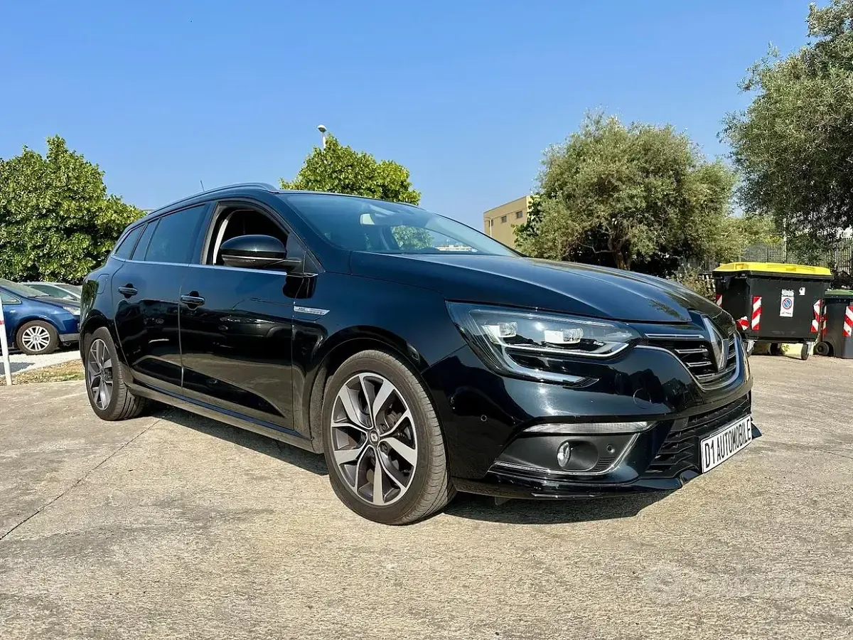 Usata Renault Mégane GrandTour Bose Edition 131 CV (96 kW) 2016 Nero Station wagon
