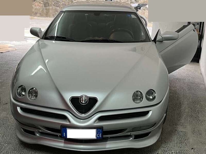 Usato 2001 Alfa Romeo GTV 2.0 Benzin 150 CV (13.000 €)