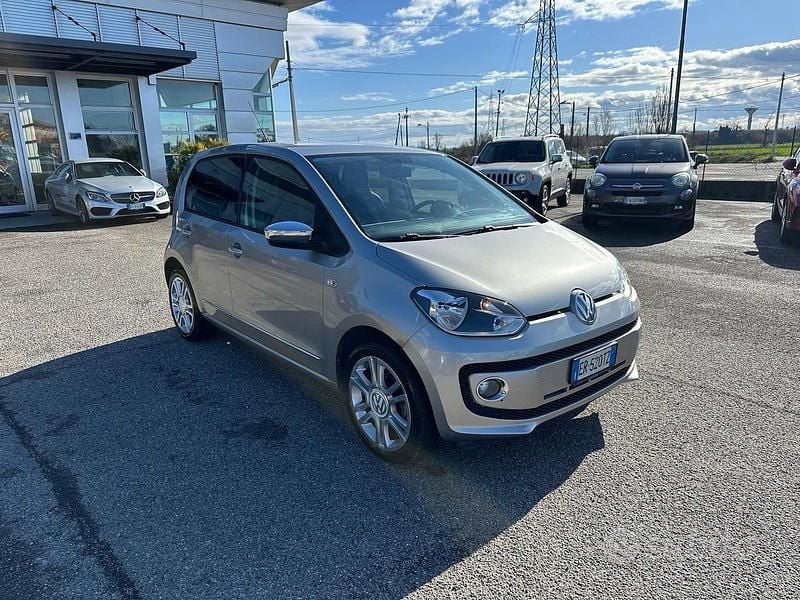 Usata VW up! Highline 68 CV (50 kW) 2013 Grigio Utilitaria