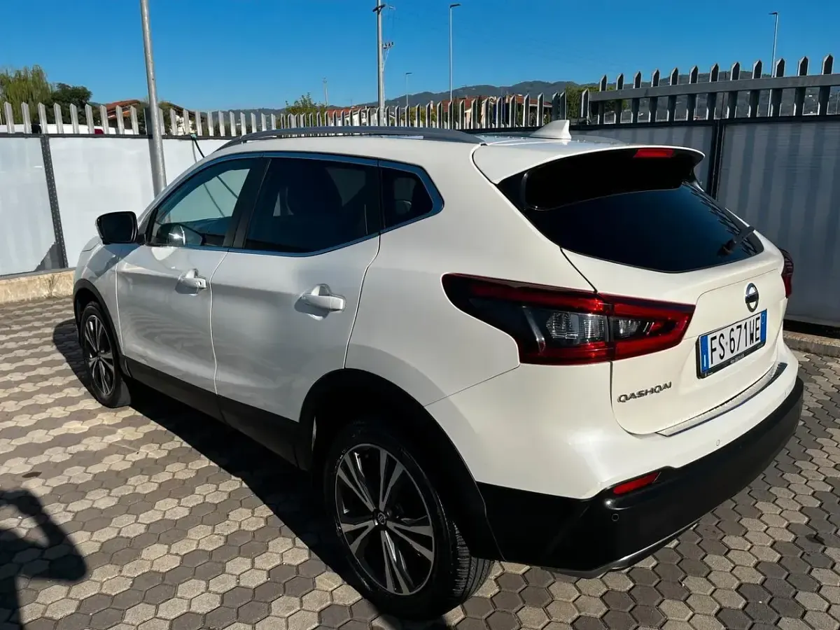 Usata Nissan Qashqai N-Connecta 116 CV (85 kW) 2019 Bianco SUV