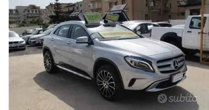Usata Mercedes GLA220 177 CV (130 kW) 2016 Grigio SUV