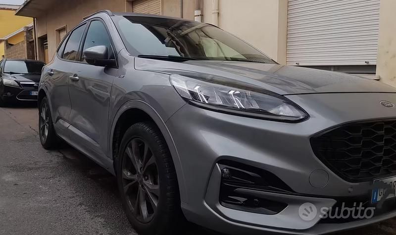 Usata Ford Kuga ST-Line 120 CV (88 kW) 2021 Grigio SUV