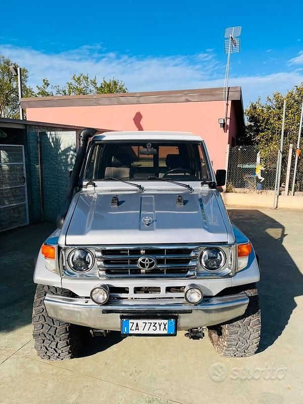 Grigio Usata 1987 Toyota Land Cruiser SUV | 22.000 € - Immagine 1/4