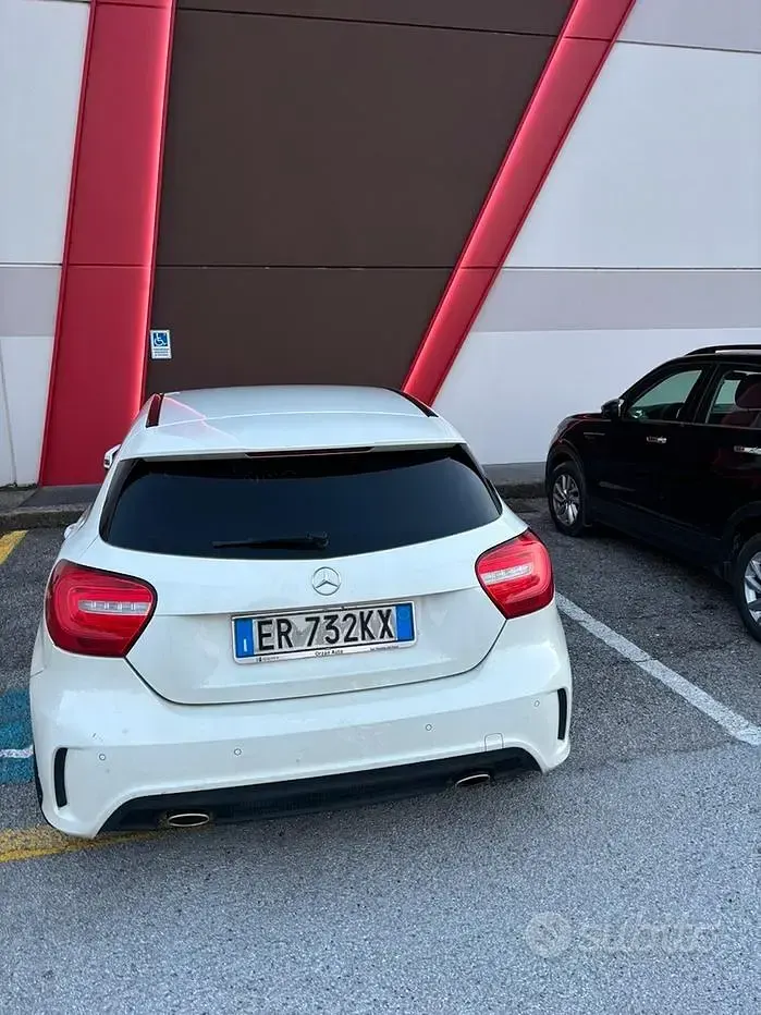 Usata Mercedes A200 Premium 136 CV (100 kW) 2012 Bianco Utilitaria