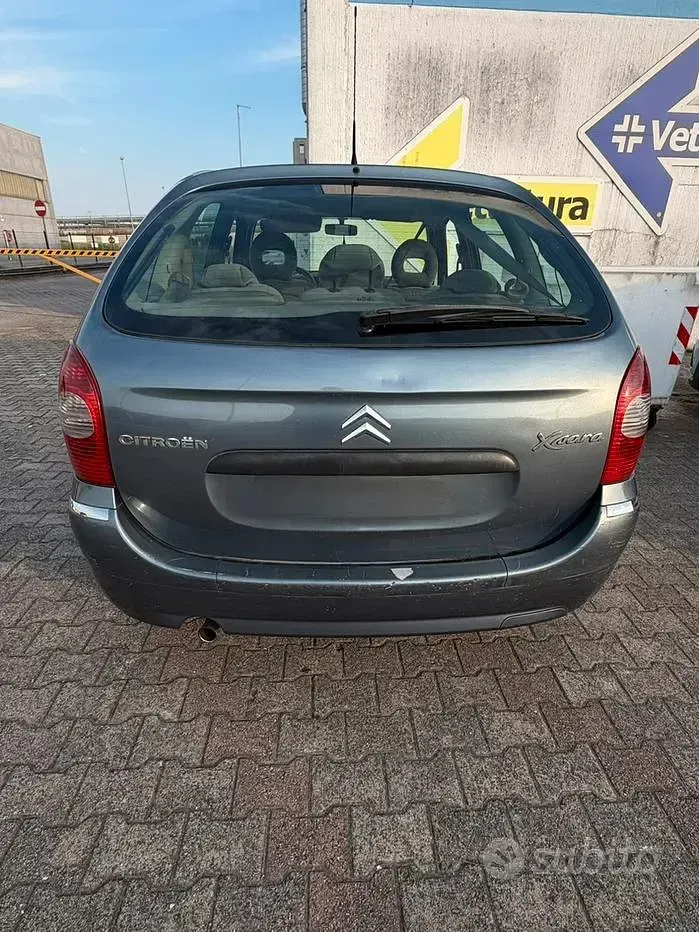Usata Citroën Xsara Picasso 109 CV (80 kW) 2006 Bluazzurro Monovolume