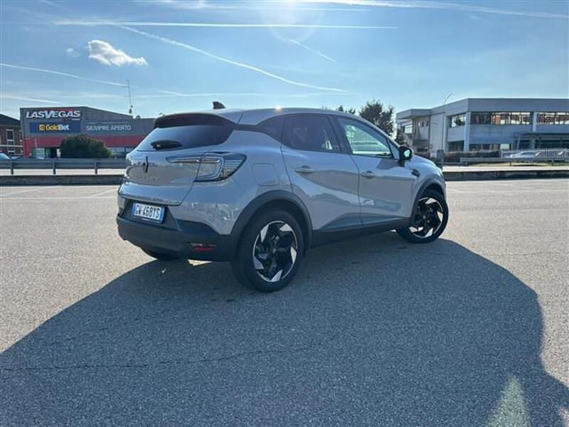 Usata Renault Captur Techno 2025 Grigio chiaro SUV