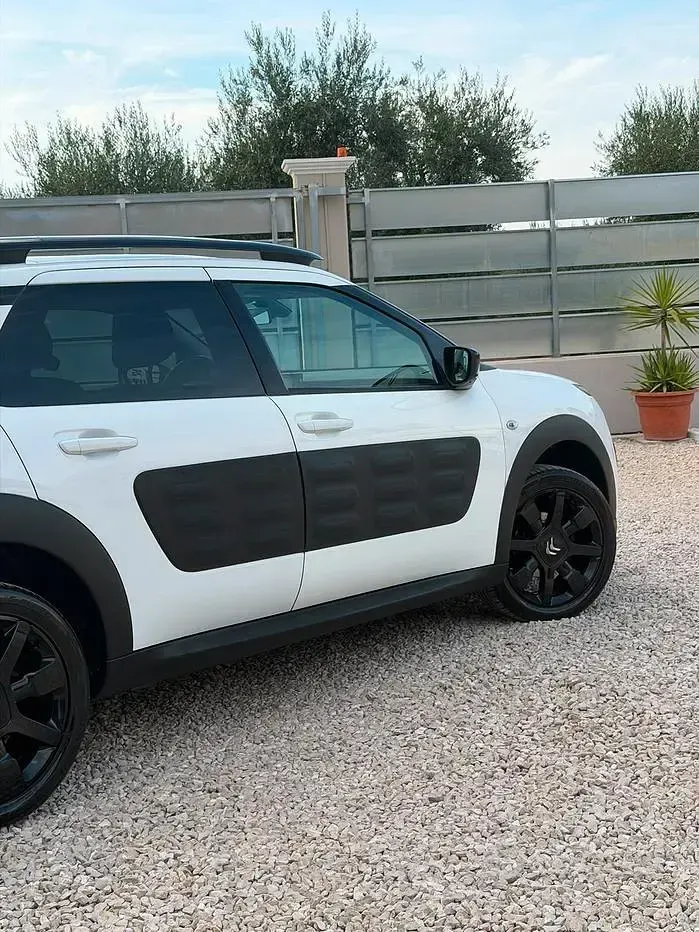Usata Citroën C4 Cactus 99 CV (72 kW) 2017 Bianco Utilitaria