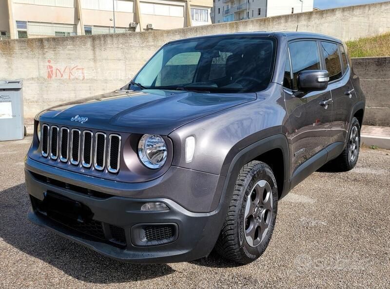 Grigio Usata 2017 Jeep Renegade Sport SUV | 13.900 € (Cara) - Immagine 1/4