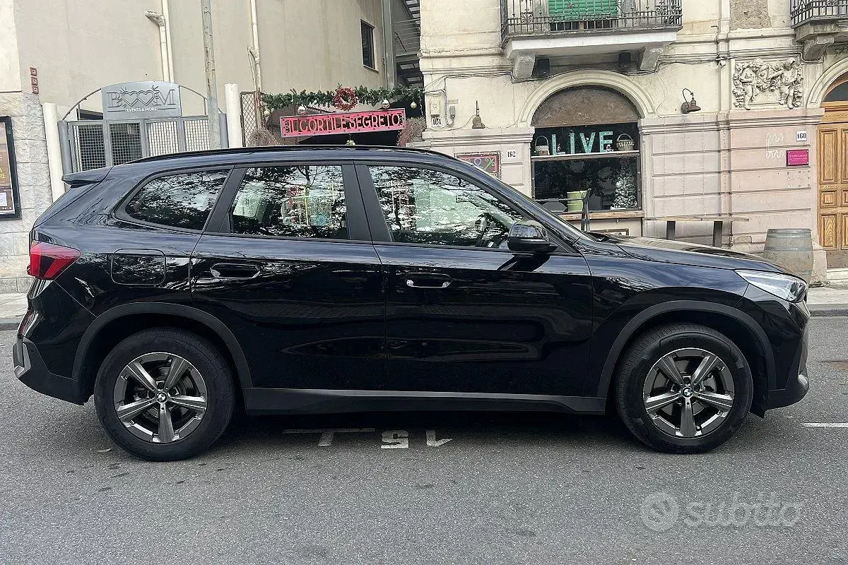 Usado BMW X1 150 HP (110 kW) 2023 Preto SUV