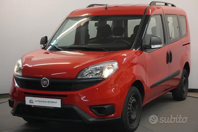 Usata Fiat Doblò Easy 90 CV (66 kW) 2015 Rosso Monovolume