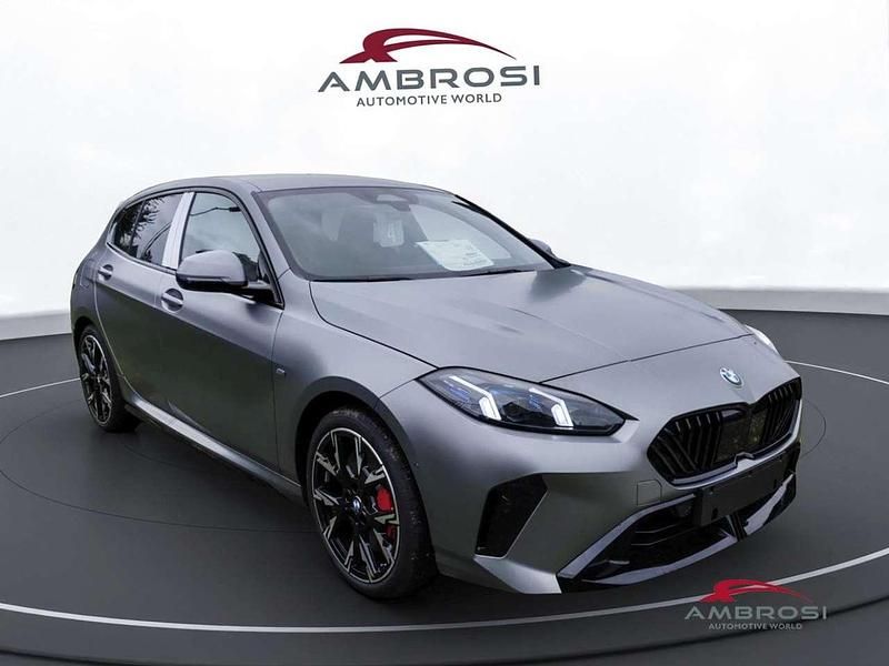 Nuova BMW 118 M Sport 150 CV (110 kW) 2026 Skyscraper grey metallic Utilitaria