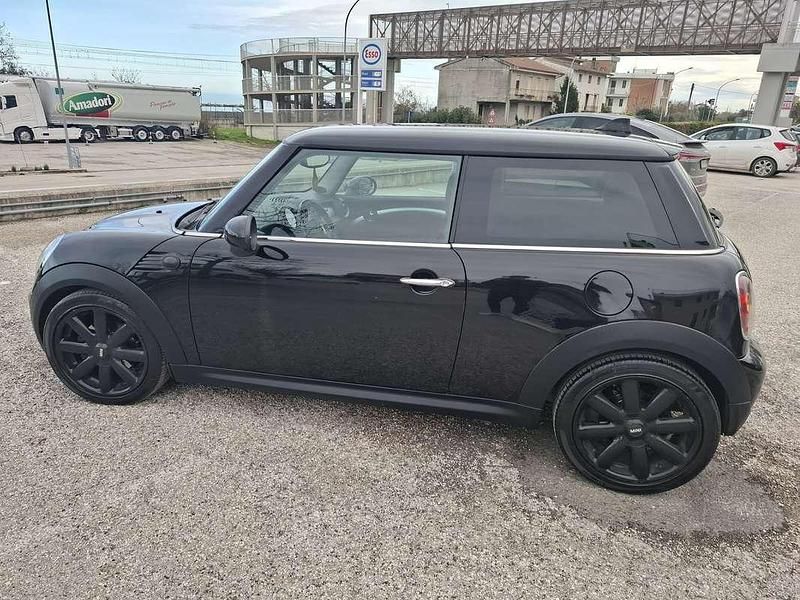 Usata Mini Cooper D 95 CV (69 kW) 2011 Nero Utilitaria