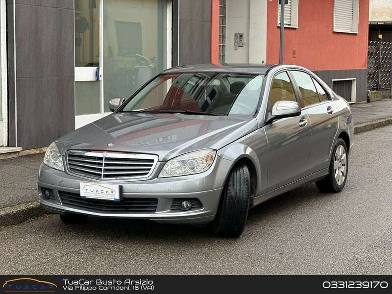 Argento Usata 2008 Mercedes C200 Classic Tre volumi | 7400 € (Buon prezzo) - Immagine 1/4