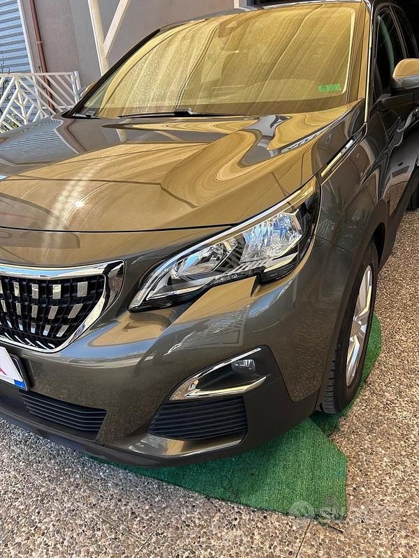 Usata Peugeot 3008 Business-Line 120 CV (88 kW) 2017 Marrone SUV