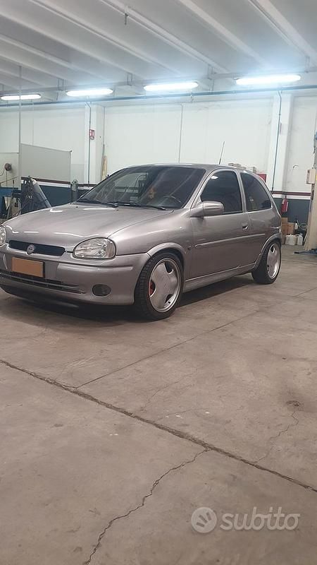 Usata Opel Corsa 106 CV (77 kW) 1997 Grigio Utilitaria
