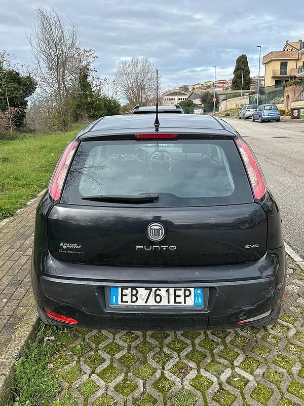 Usata Fiat Punto Evo Active 69 CV (50 kW) 2010 Nero Utilitaria