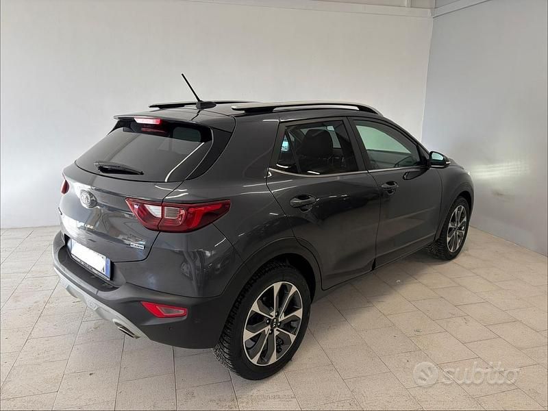 Usata Kia Stonic Style 110 CV (80 kW) 2017 Grigio SUV