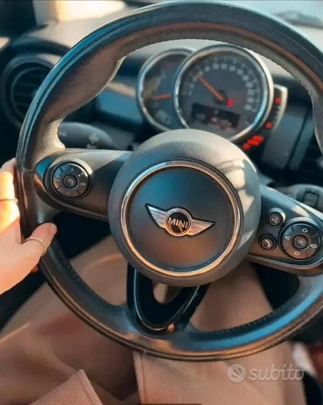 Usata Mini Cooper D 105 CV (77 kW) 2017 Blu Utilitaria