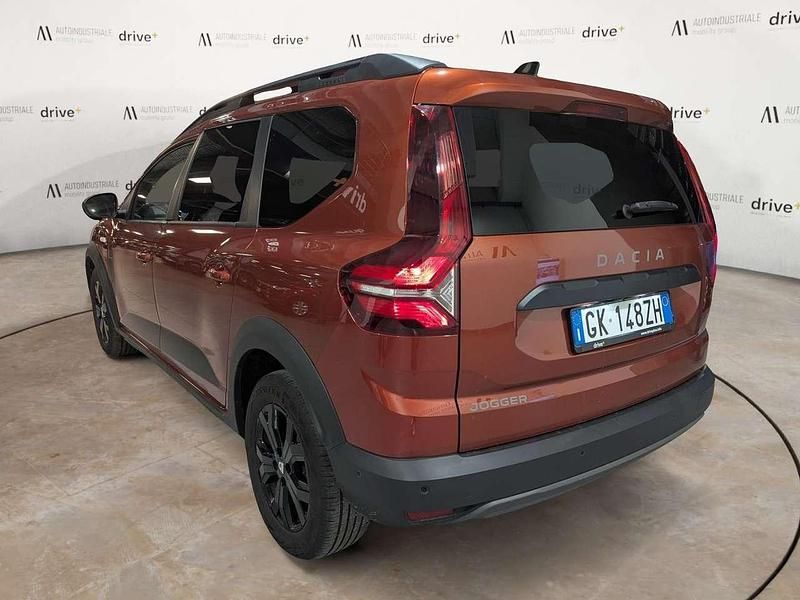 Usata Dacia Jogger Extreme 101 CV (74 kW) 2022 Rosso Monovolume