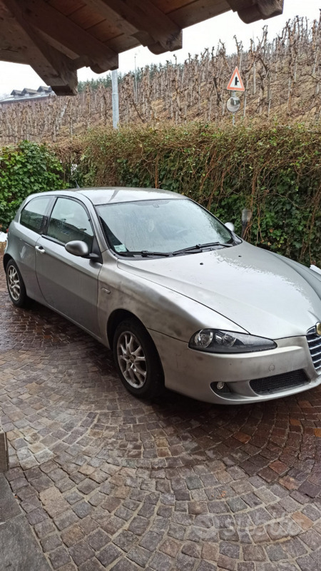 Usato 2005 Alfa Romeo 147 1.9 Diesel 140 CV (500 €)