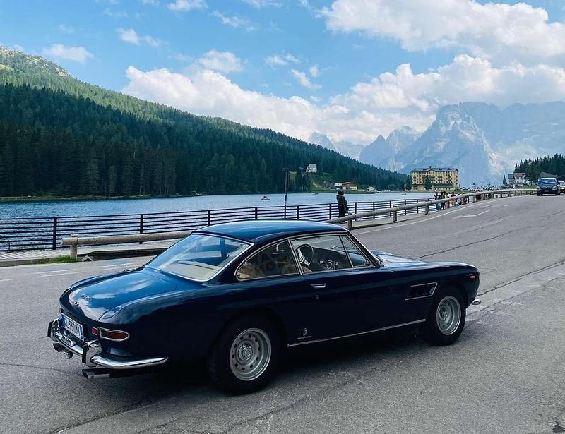 Usata Ferrari 330 300 CV (220 kW) 1966 Blu/azzurro Coupé