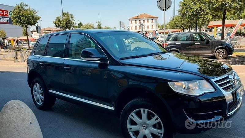 Usata VW Touareg 174 CV (127 kW) 2007 Nero SUV