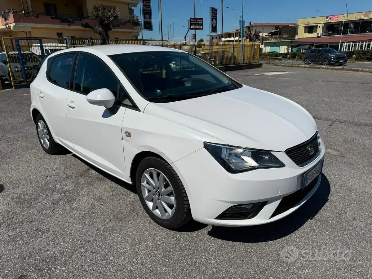 Usata Seat Ibiza 75 CV (55 kW) 2014 Bianco Berlina