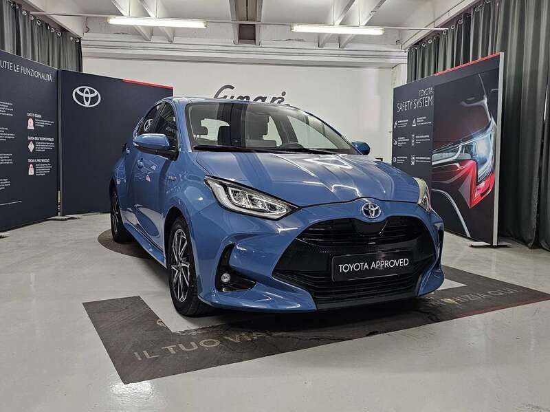 Blu Usata 2020 Toyota Yaris Hybrid Trend Due volumi | 17.500 € (Buon prezzo) - Immagine 1/3