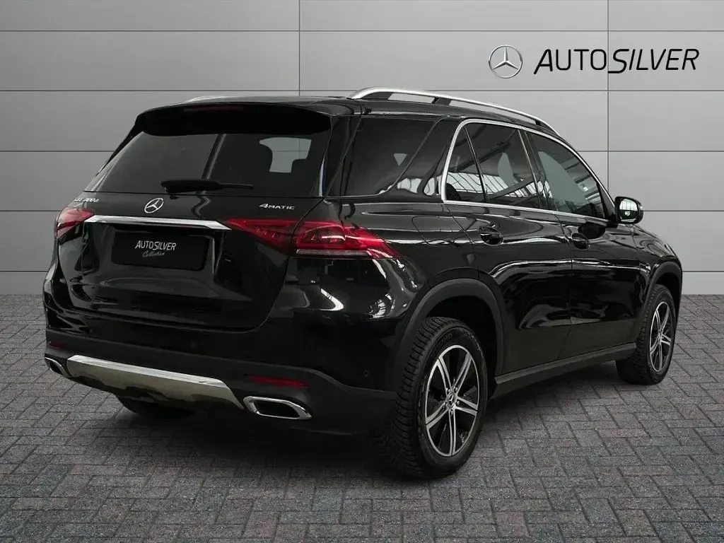 Usata Mercedes GLE300 272 CV (200 kW) 2021 Nero / metallizzato SUV