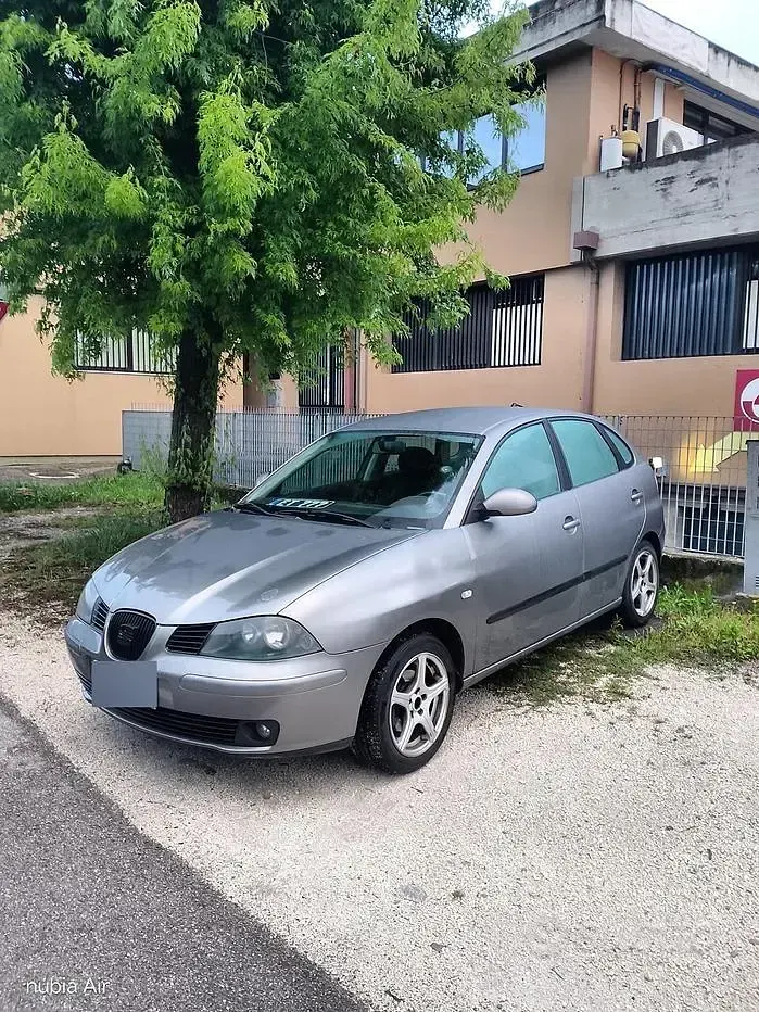 Usata Seat Ibiza 75 CV (55 kW) 2003 Grigio Utilitaria