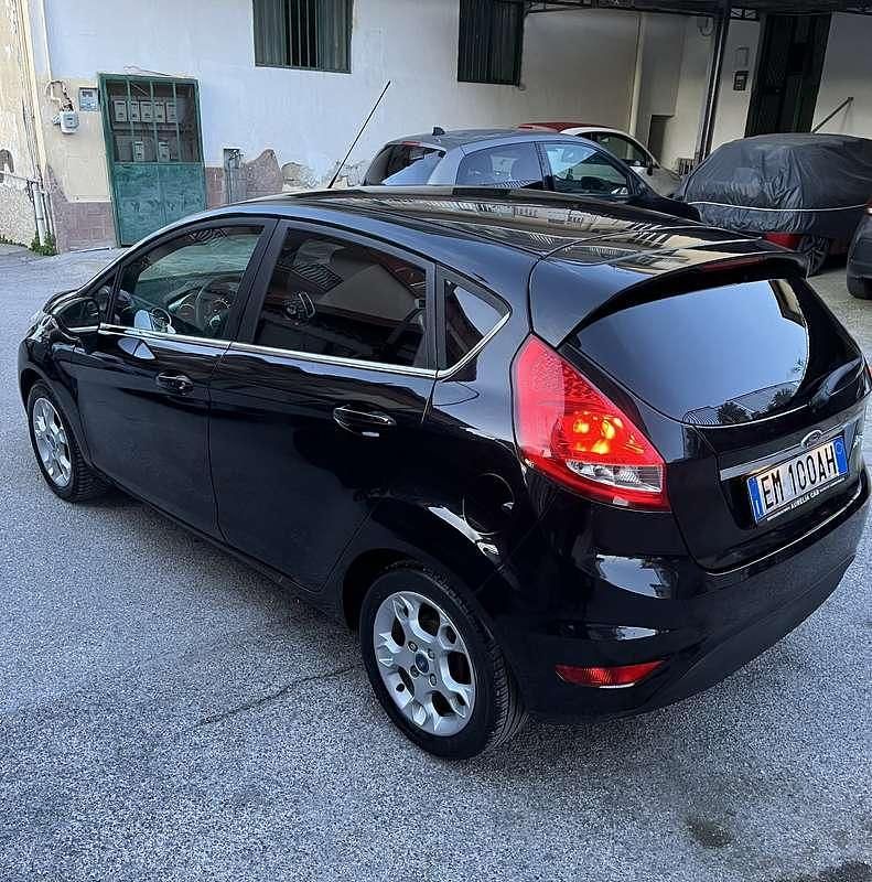 Usata Ford Fiesta Titanium 82 CV (60 kW) 2012 Utilitaria