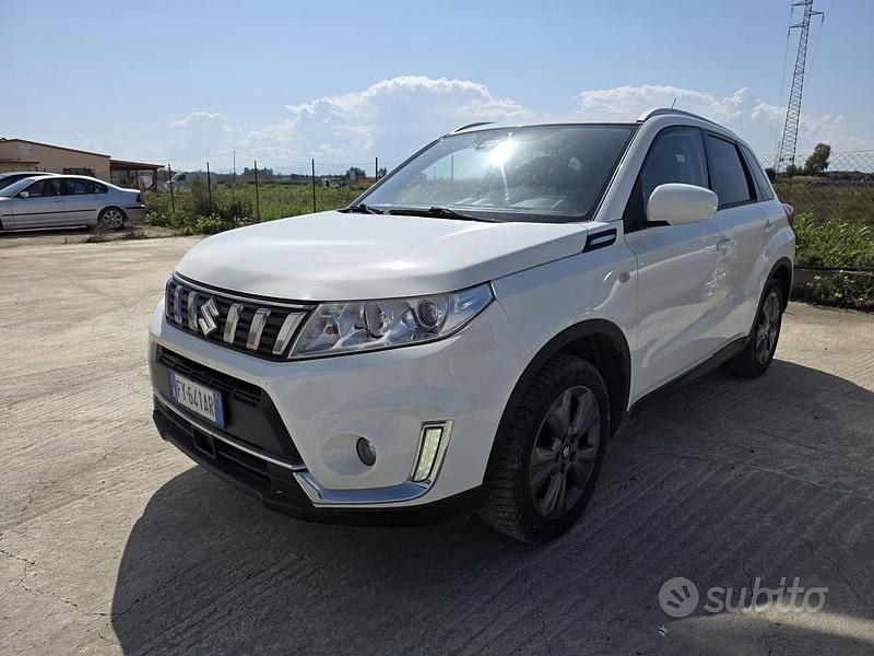 Usata Suzuki Vitara 111 CV (81 kW) 2020 Bianco SUV