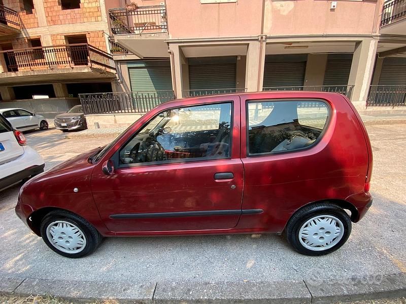 Usata Fiat 600 54 CV (39 kW) 2001 Rosso Utilitaria