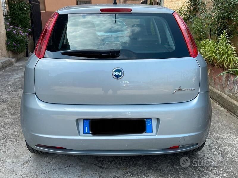 Usata Fiat Grande Punto 75 CV (55 kW) 2006 Utilitaria