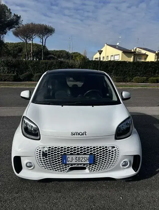 Usata Smart ForTwo Coupé Pure 41 kW (56 CV) 2022 Bianco Utilitaria