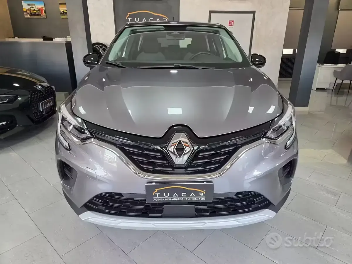 Usata Renault Captur Life 91 CV (66 kW) 2021 Grigio SUV