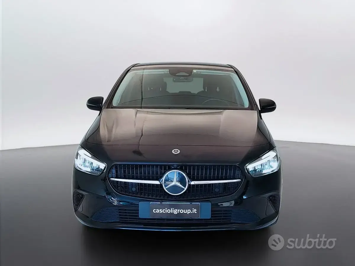 Usata Mercedes B180 Advanced Plus 116 CV (85 kW) 2023 Nero Utilitaria
