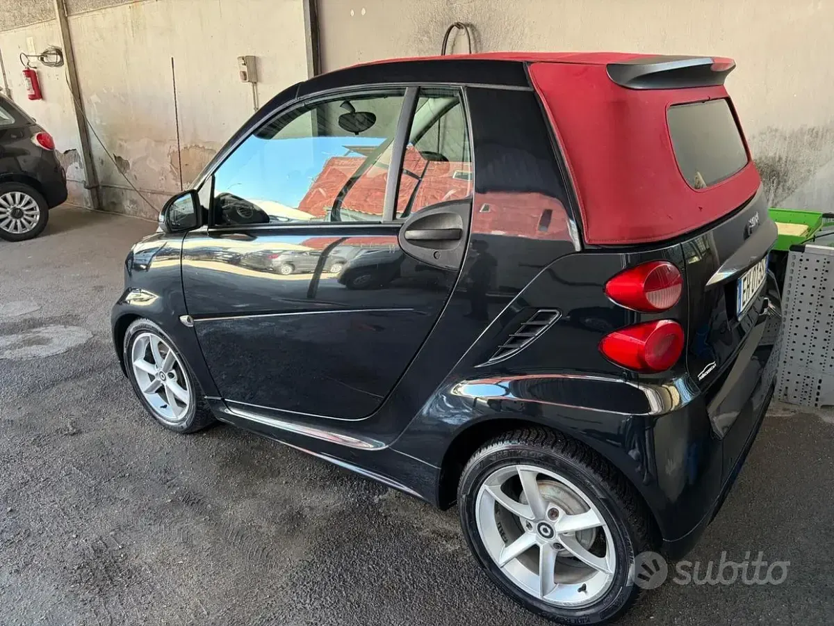 Usata Smart ForTwo Cabrio Pulse 71 CV (52 kW) 2011 Nero Cabrio
