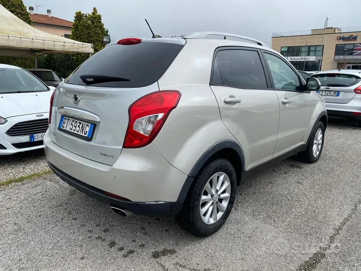 Usata SsangYong Korando 150 CV (110 kW) 2014 Grigio SUV