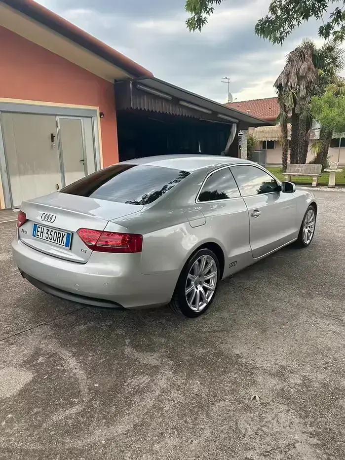 Usata Audi A5 170 CV (125 kW) 2011 Grigio Coupé