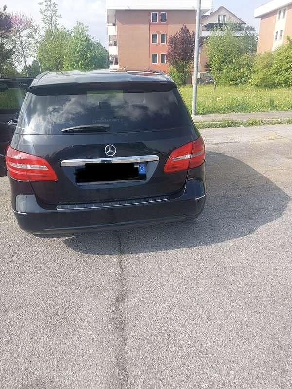 Usata Mercedes B180 Executive 109 CV (80 kW) 2013 Utilitaria