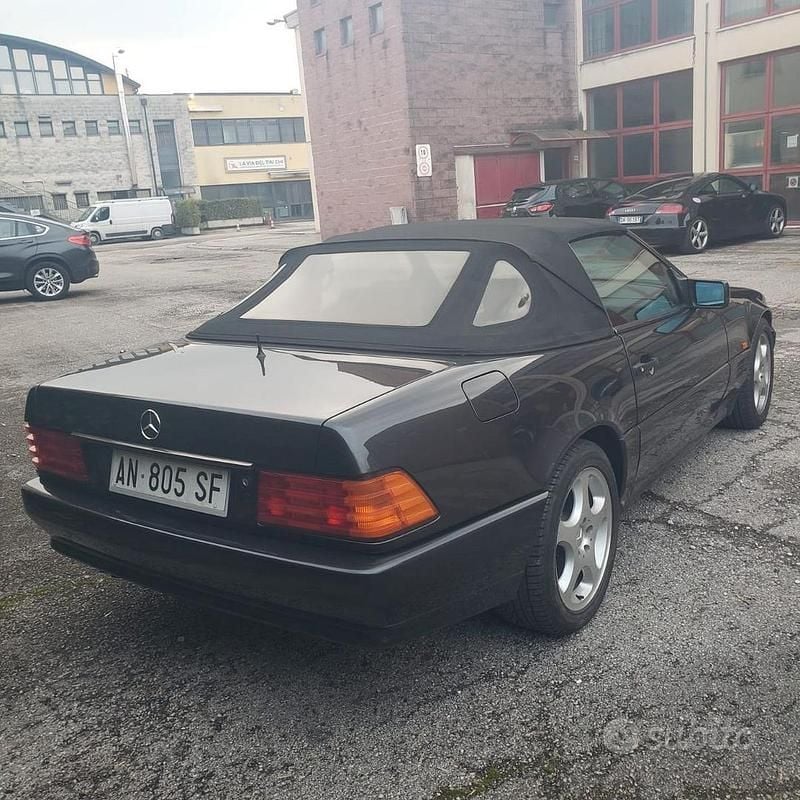 Usado Mercedes SL300 231 CV (169 kW) 1992 Negro Descapotable
