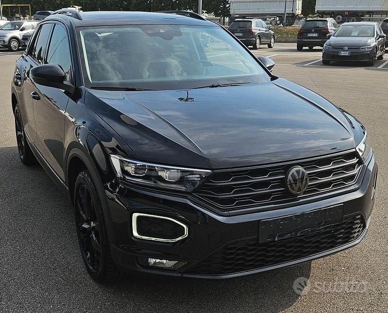 Usata VW T-Roc 150 CV (110 kW) 2020 Nero SUV