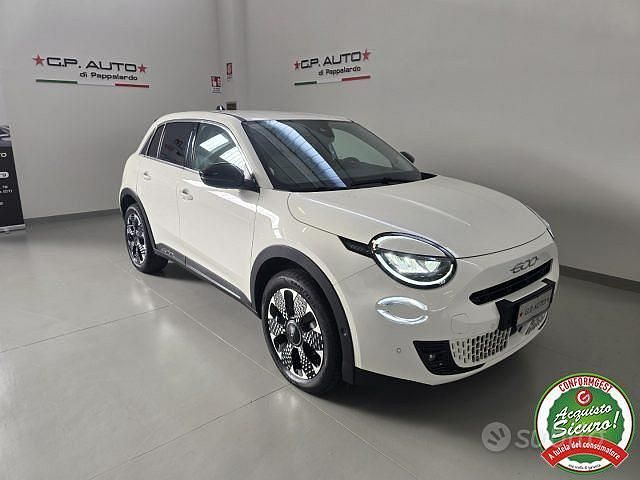 Usata Fiat 600 La Prima 101 CV (74 kW) 2024 Bianco SUV