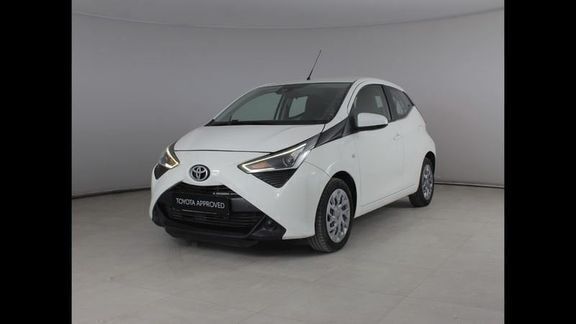 Bianco Usata 2020 Toyota Aygo X-play Due volumi | 12.500 € (Buon prezzo) - Immagine 1/3